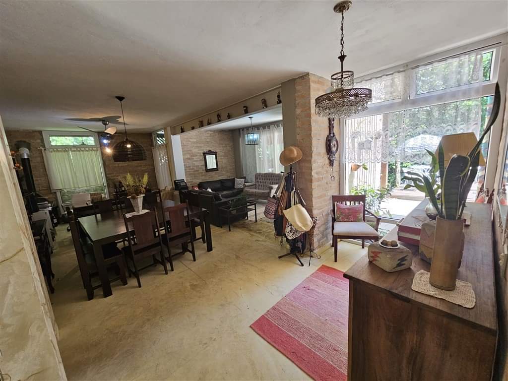 CASA EM CONDOMÍNIO