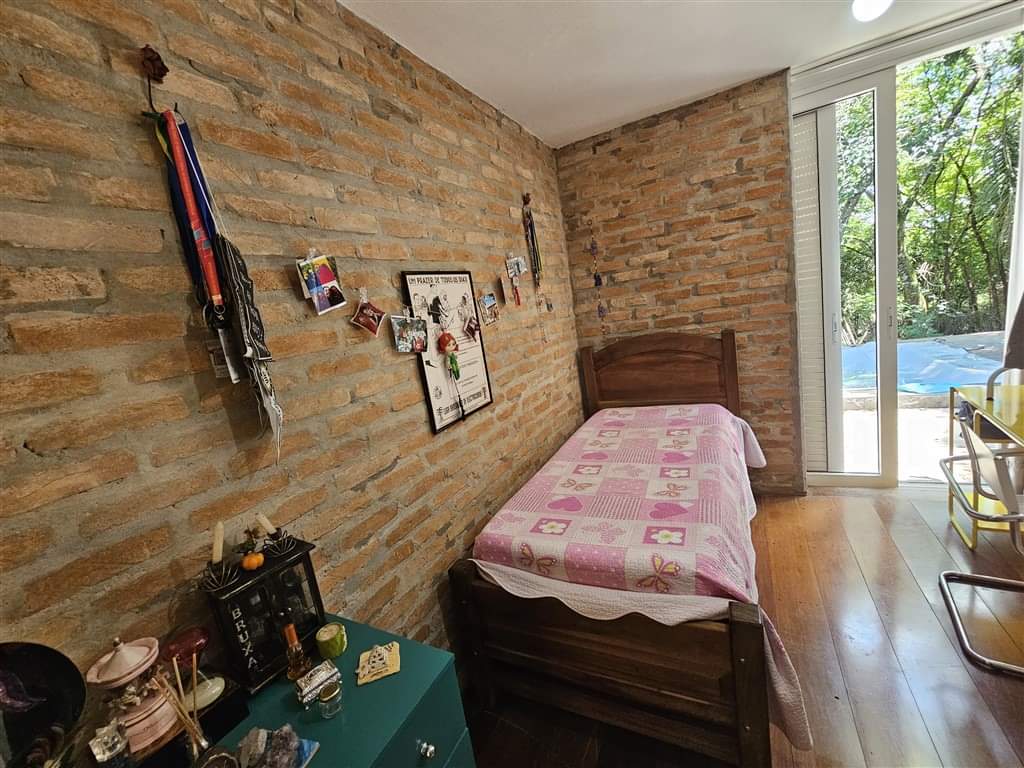 CASA EM CONDOMÍNIO