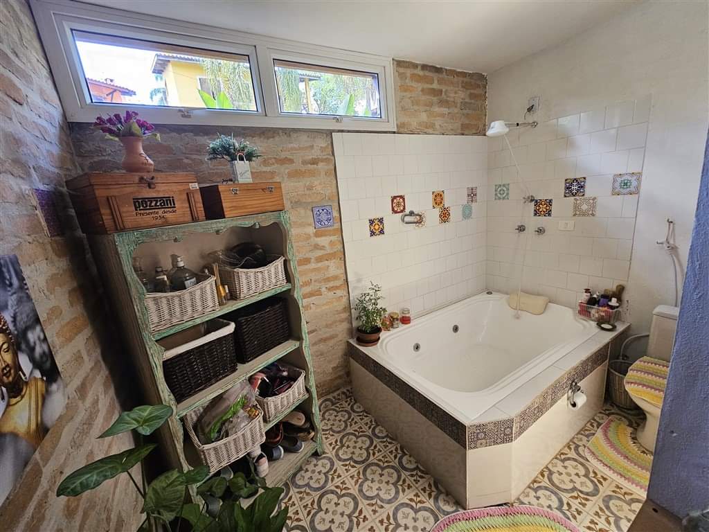 CASA EM CONDOMÍNIO