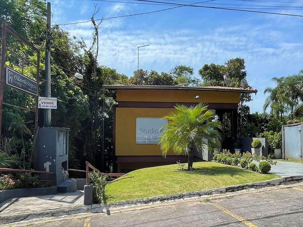 CASA EM CONDOMÍNIO