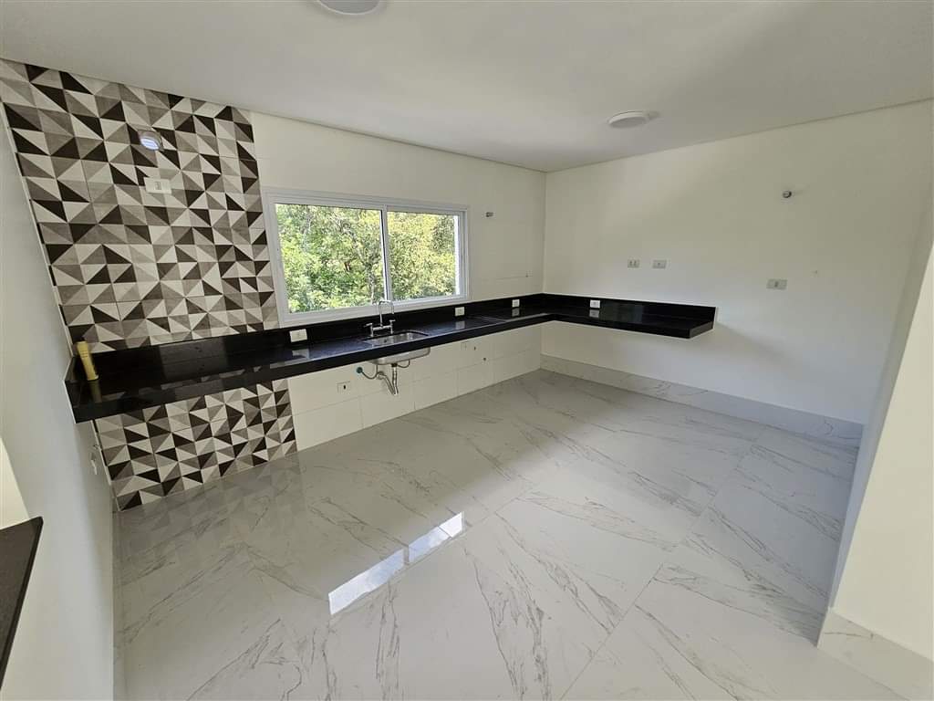 CASA EM CONDOMÍNIO