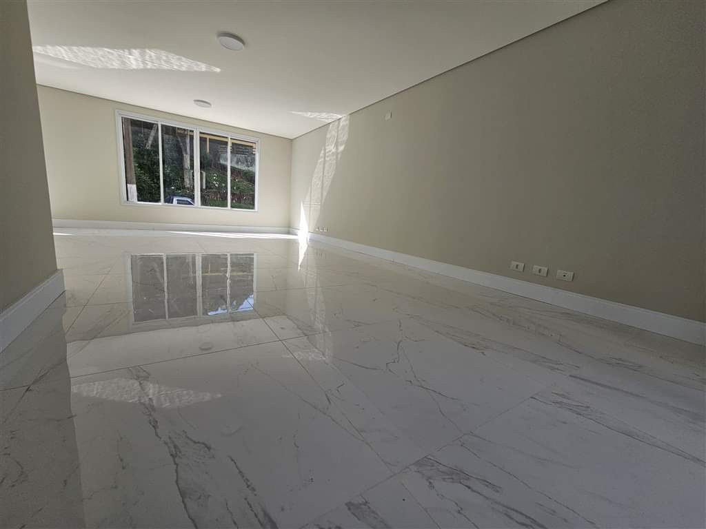 CASA EM CONDOMÍNIO