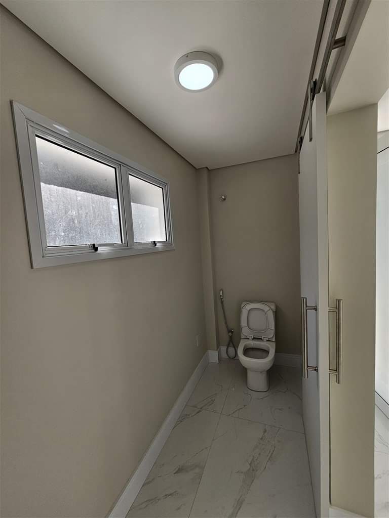CASA EM CONDOMÍNIO