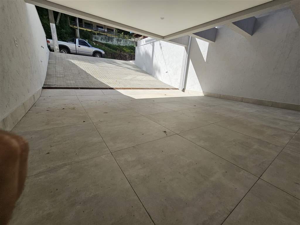 CASA EM CONDOMÍNIO