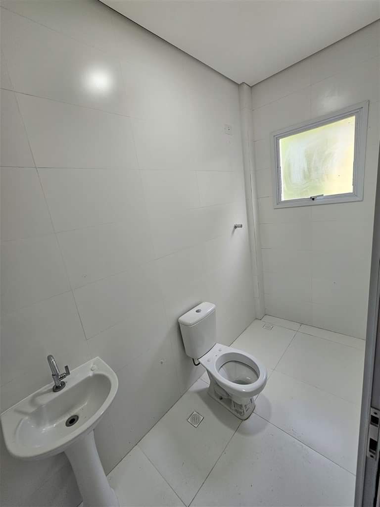 CASA EM CONDOMÍNIO