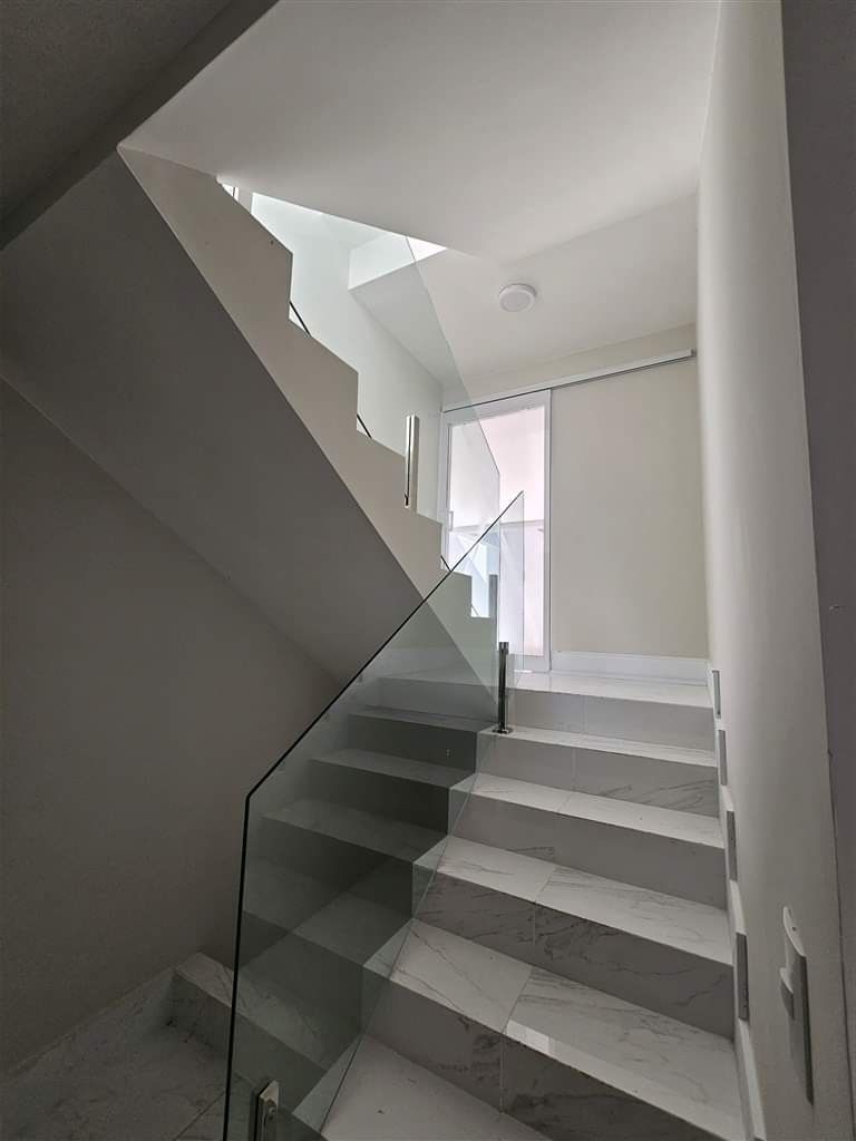 CASA EM CONDOMÍNIO
