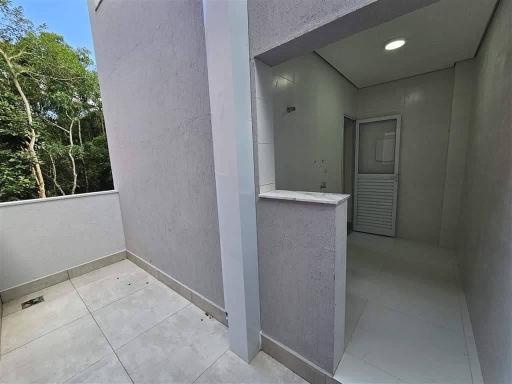 CASA EM CONDOMÍNIO