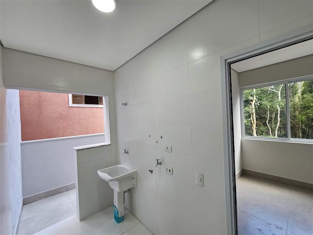 CASA EM CONDOMÍNIO
