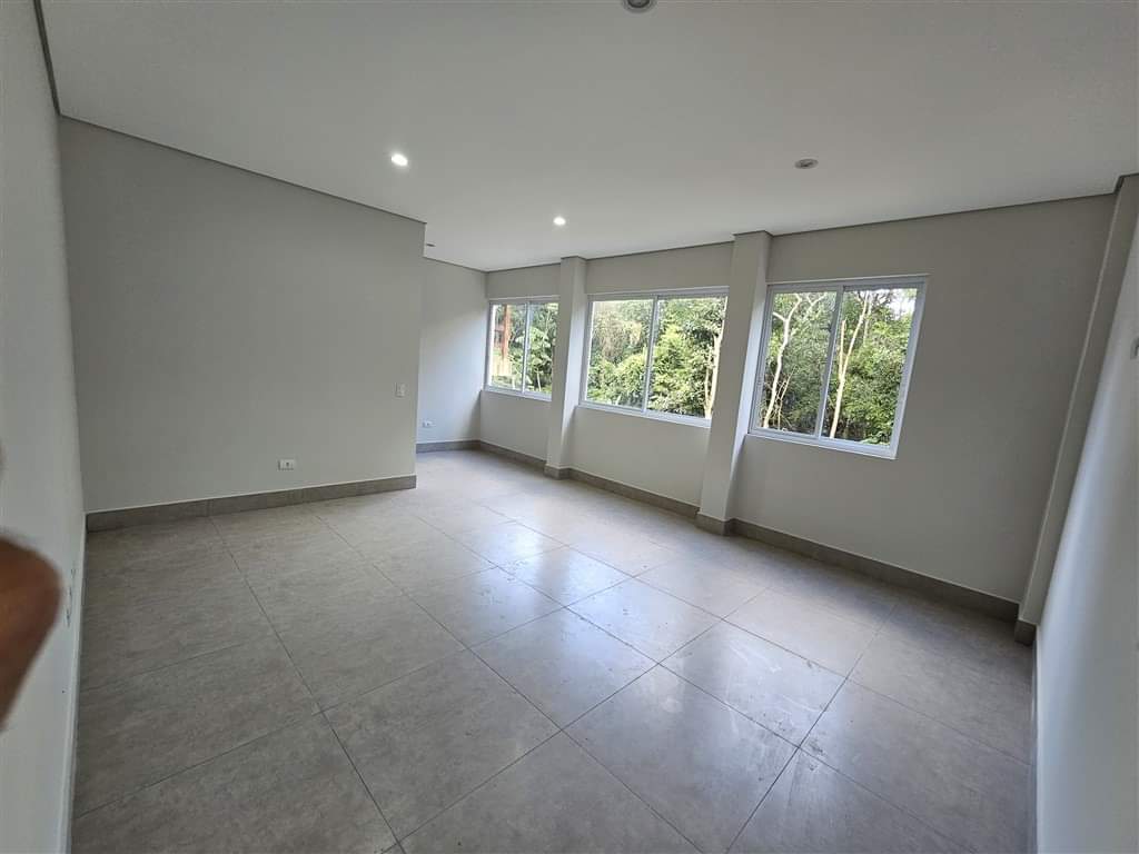 CASA EM CONDOMÍNIO