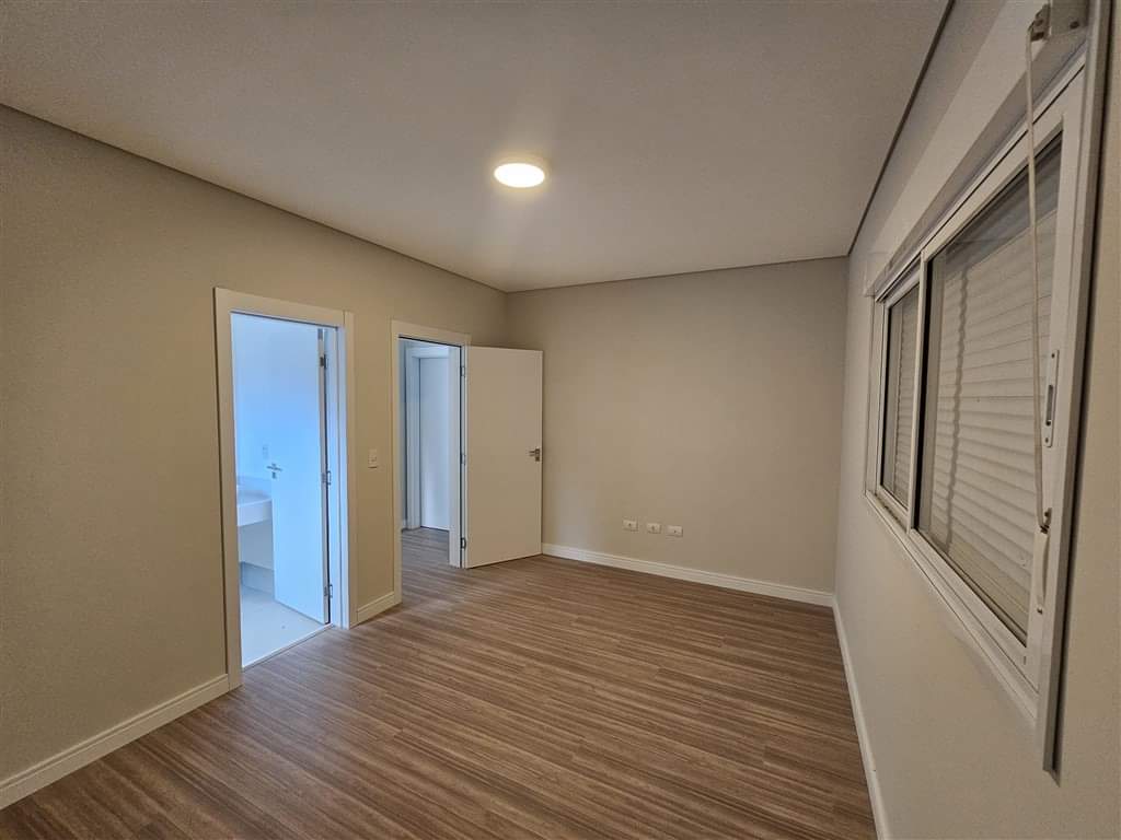CASA EM CONDOMÍNIO