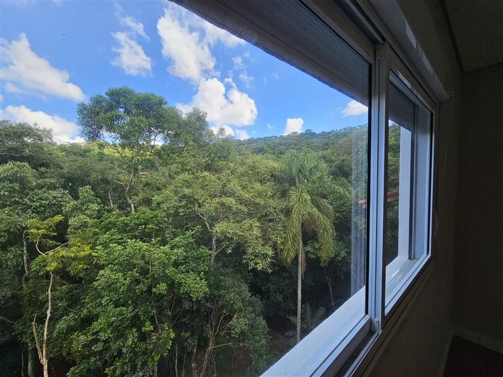 CASA EM CONDOMÍNIO