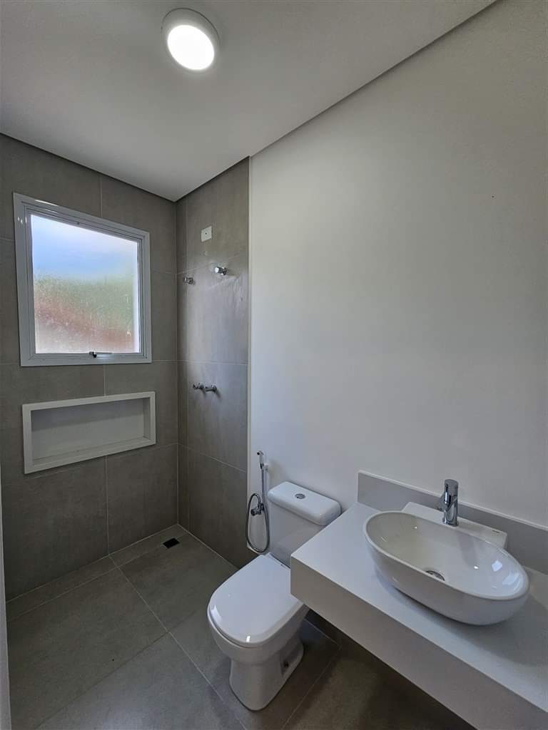 CASA EM CONDOMÍNIO