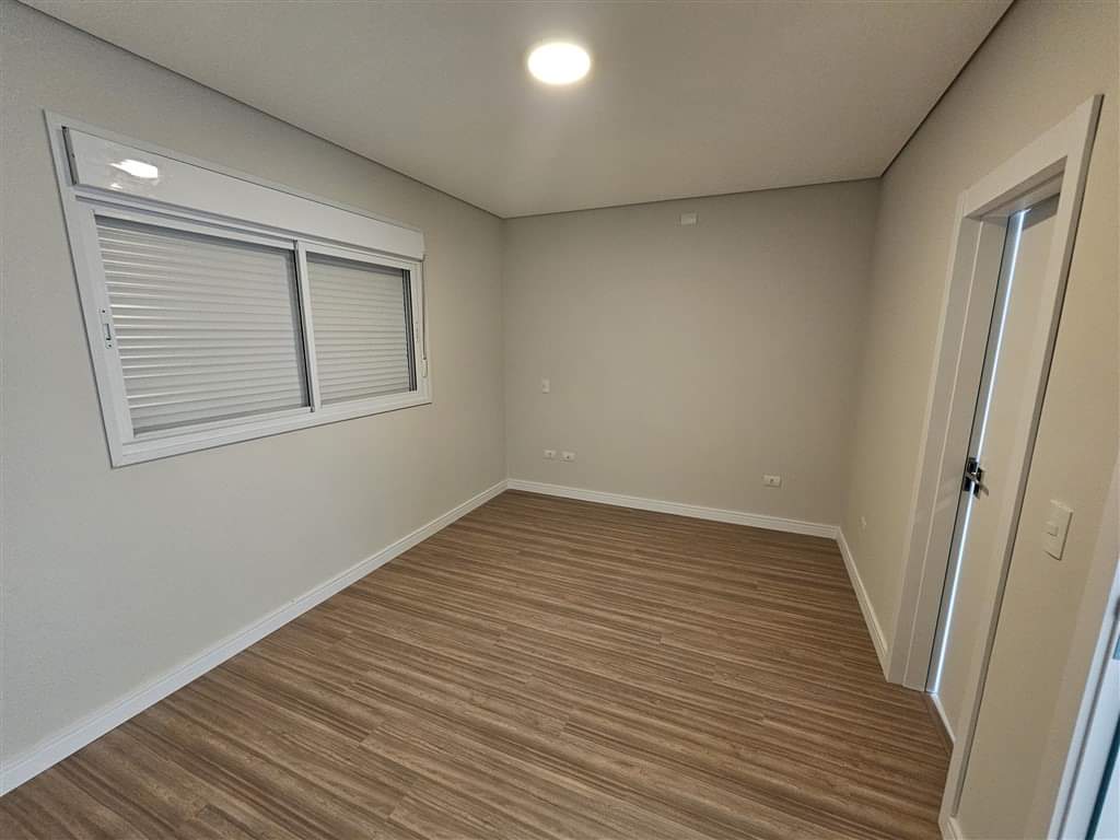 CASA EM CONDOMÍNIO