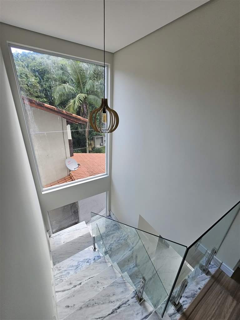 CASA EM CONDOMÍNIO