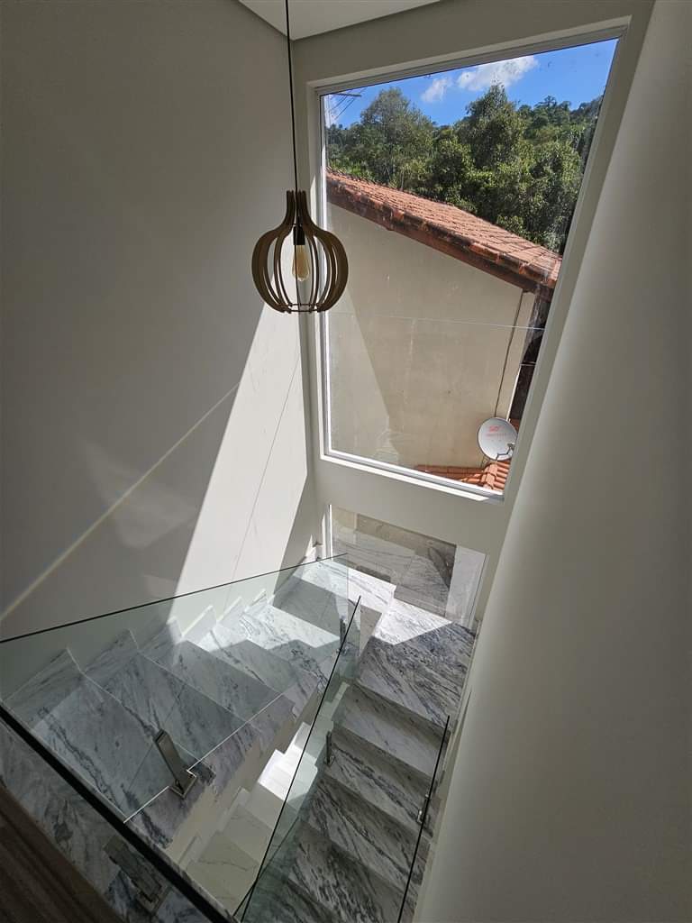 CASA EM CONDOMÍNIO