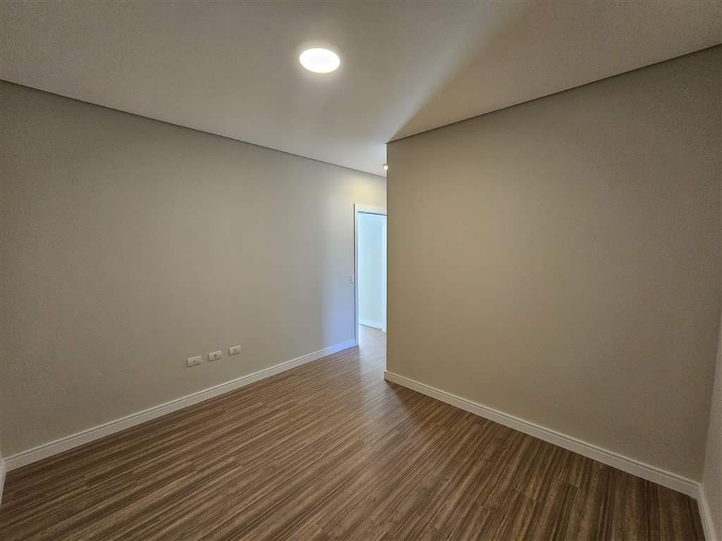 CASA EM CONDOMÍNIO