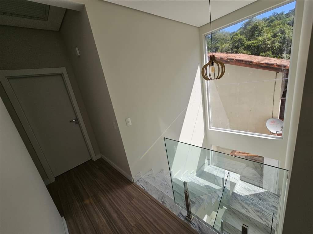 CASA EM CONDOMÍNIO