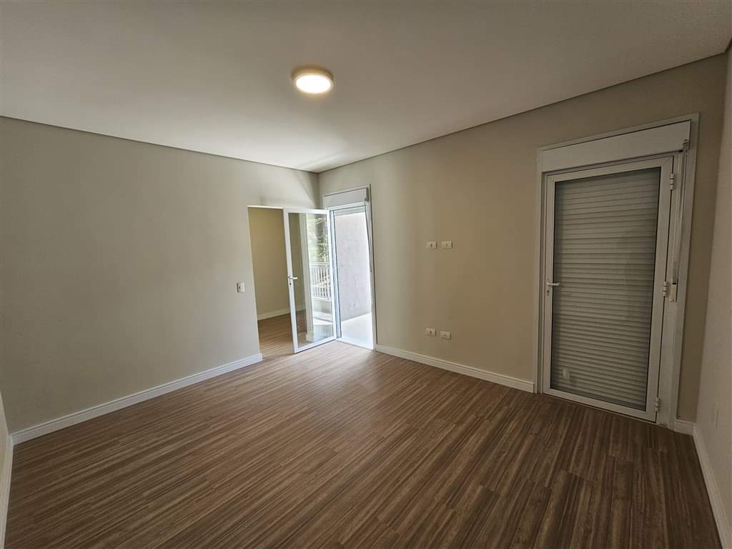 CASA EM CONDOMÍNIO