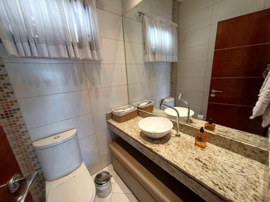 CASA EM CONDOMÍNIO