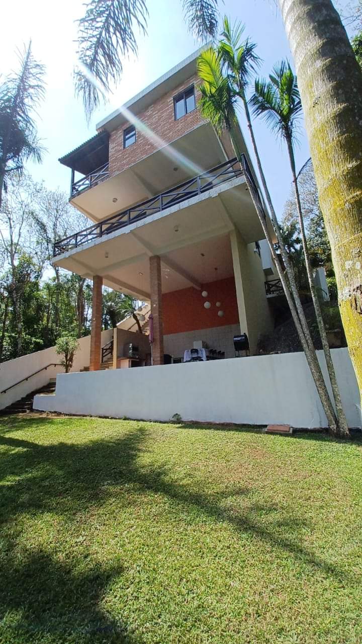 CASA EM CONDOMÍNIO