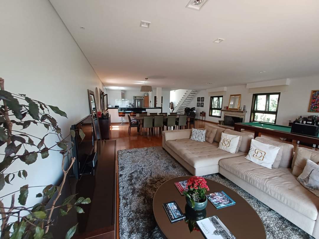 CASA EM CONDOMÍNIO