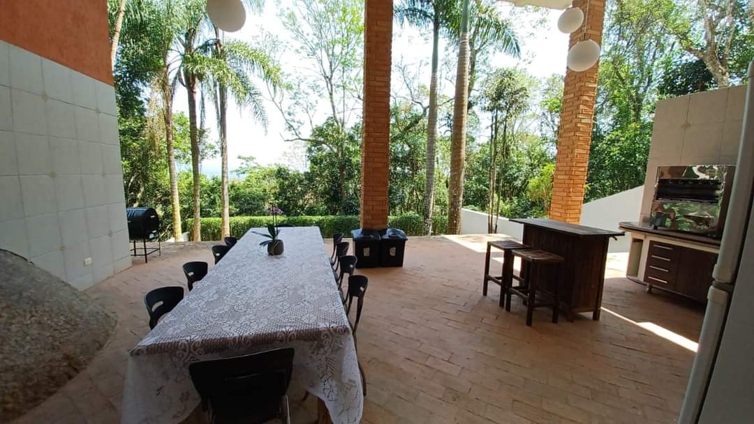 CASA EM CONDOMÍNIO