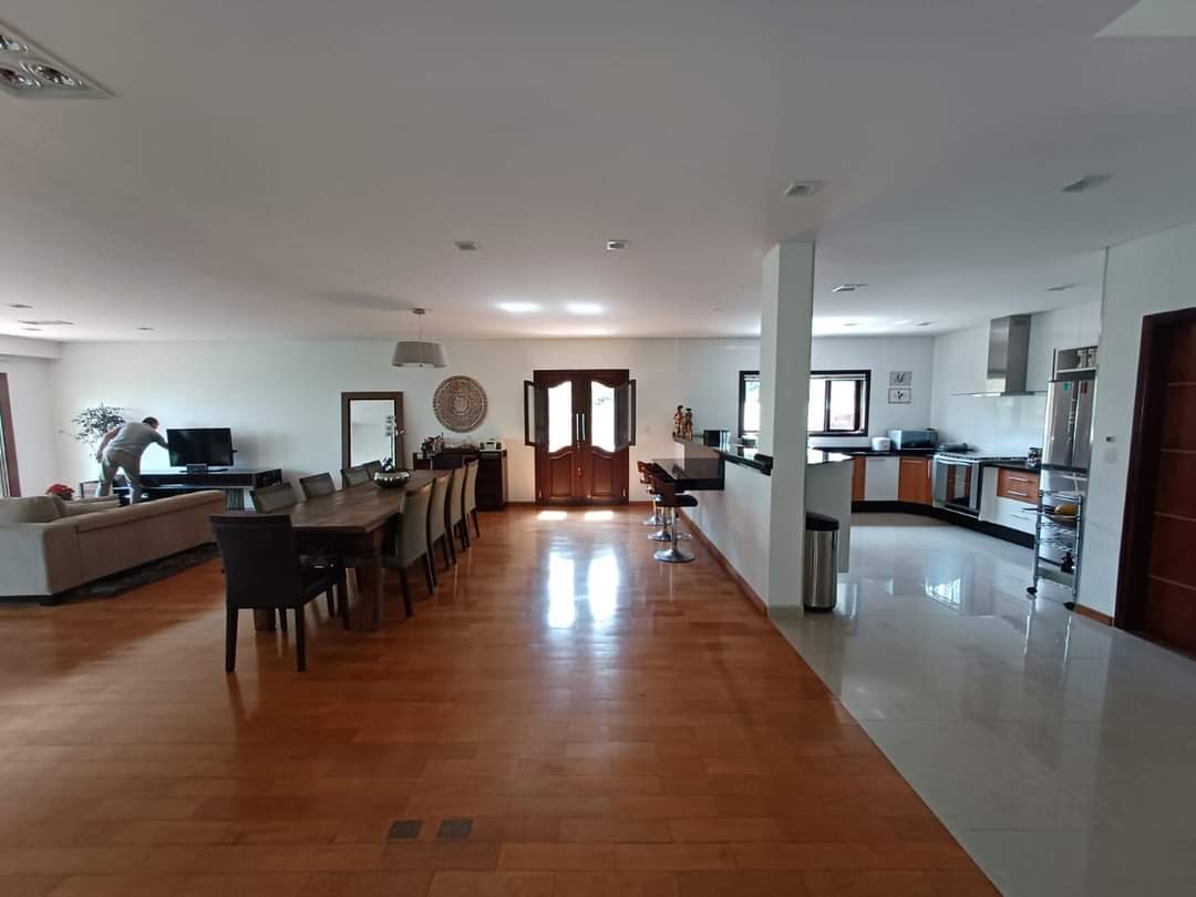 CASA EM CONDOMÍNIO
