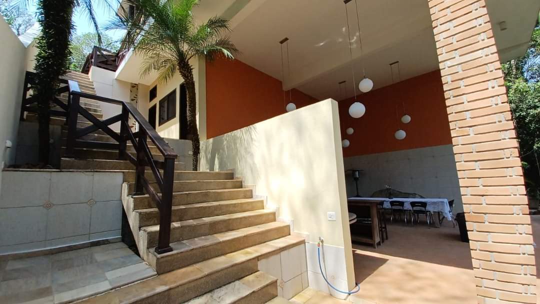 CASA EM CONDOMÍNIO