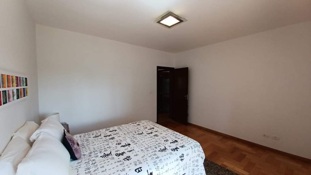 CASA EM CONDOMÍNIO