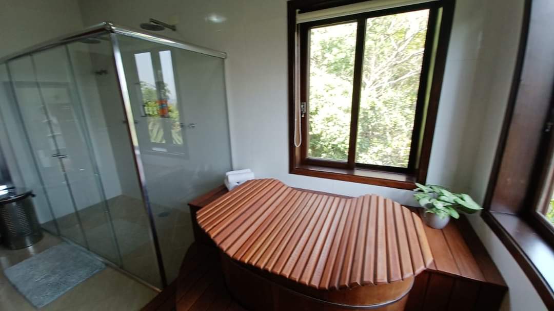 CASA EM CONDOMÍNIO