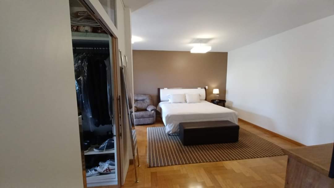 CASA EM CONDOMÍNIO