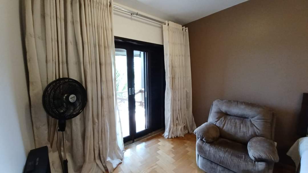 CASA EM CONDOMÍNIO