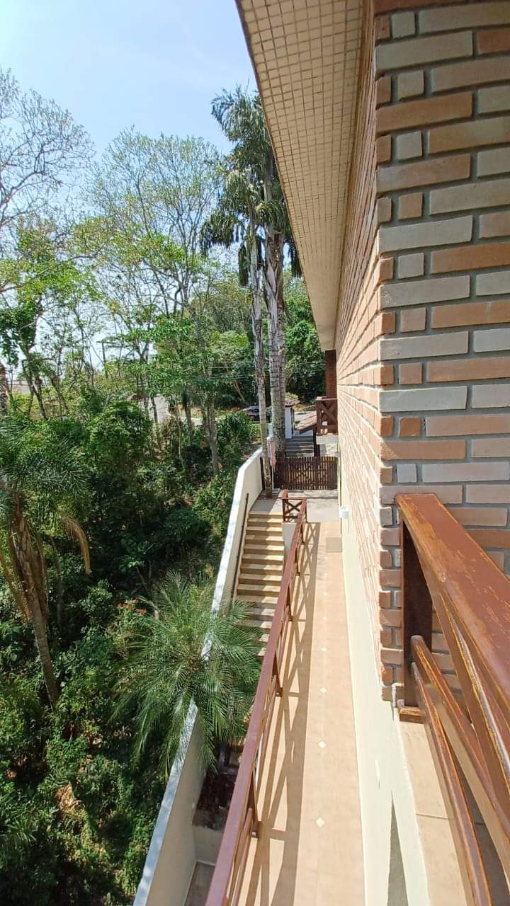 CASA EM CONDOMÍNIO