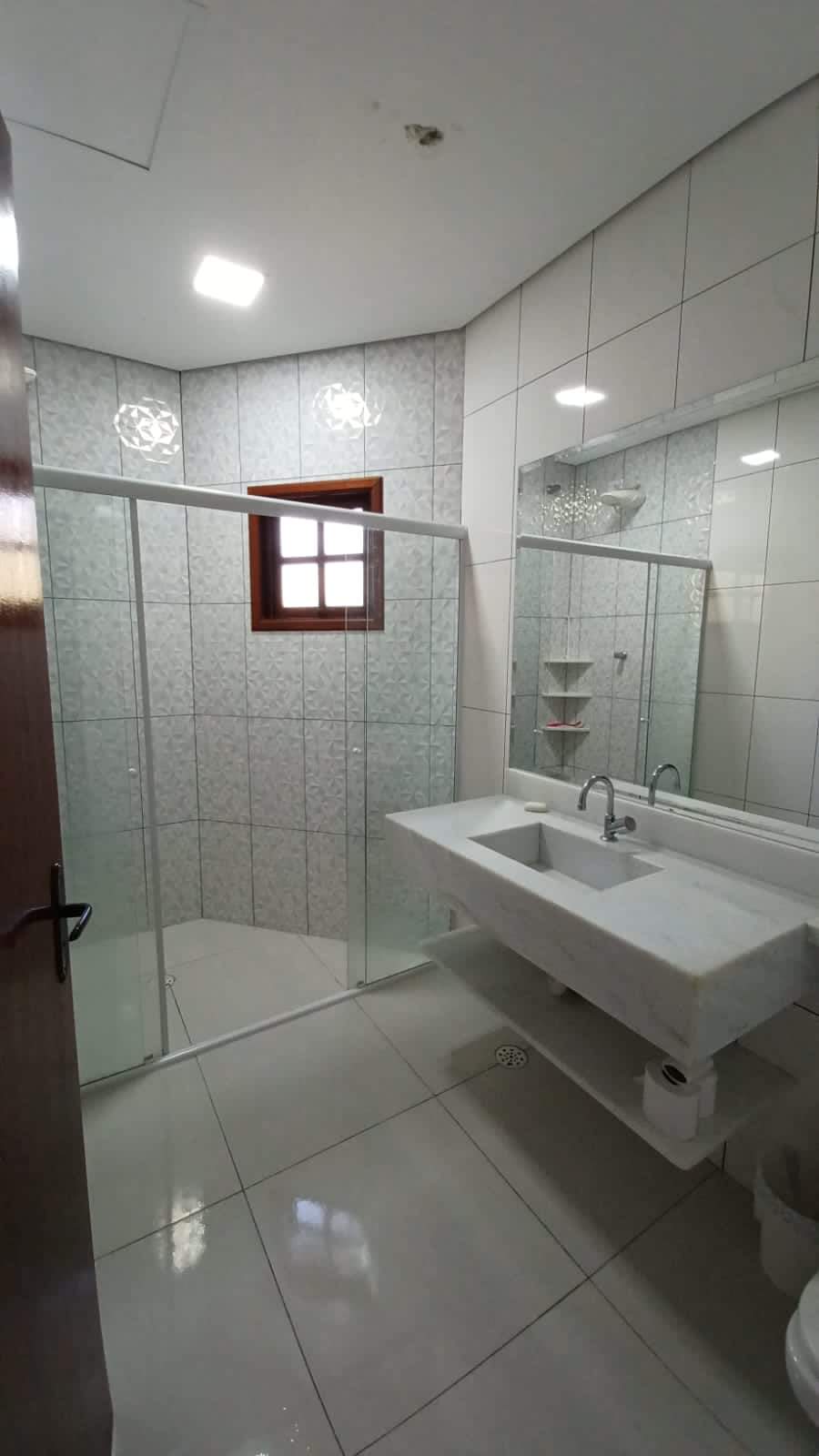 CASA EM CONDOMÍNIO