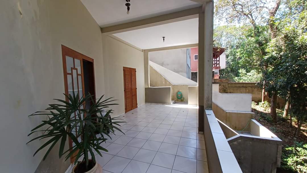 CASA EM CONDOMÍNIO