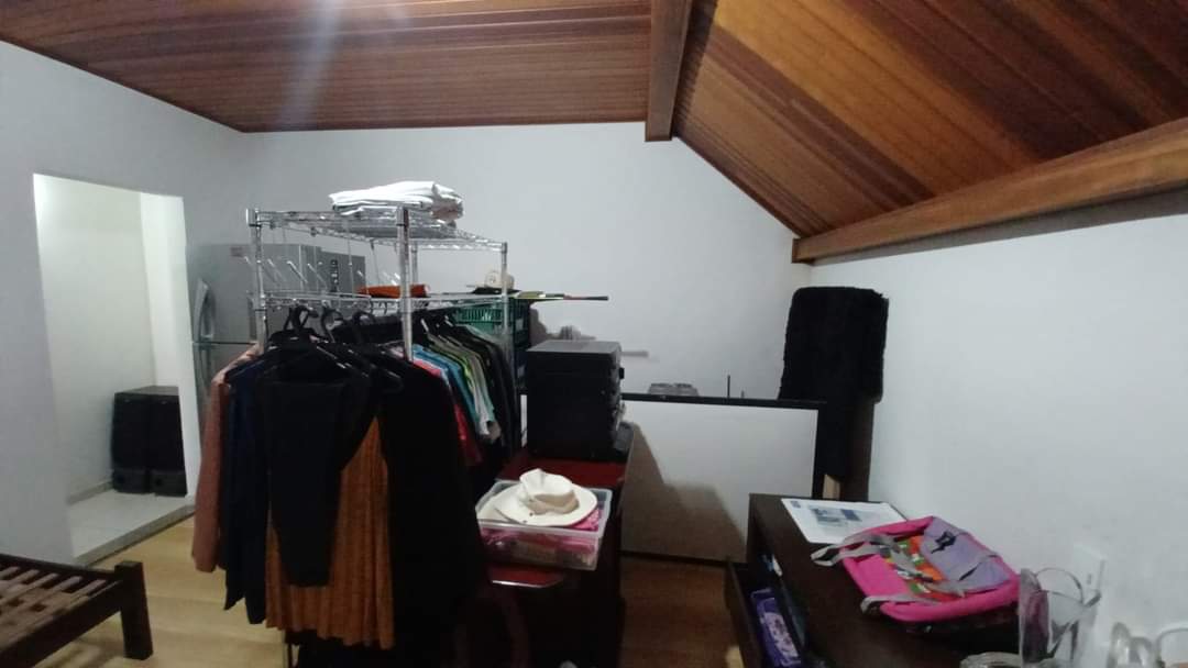 CASA EM CONDOMÍNIO