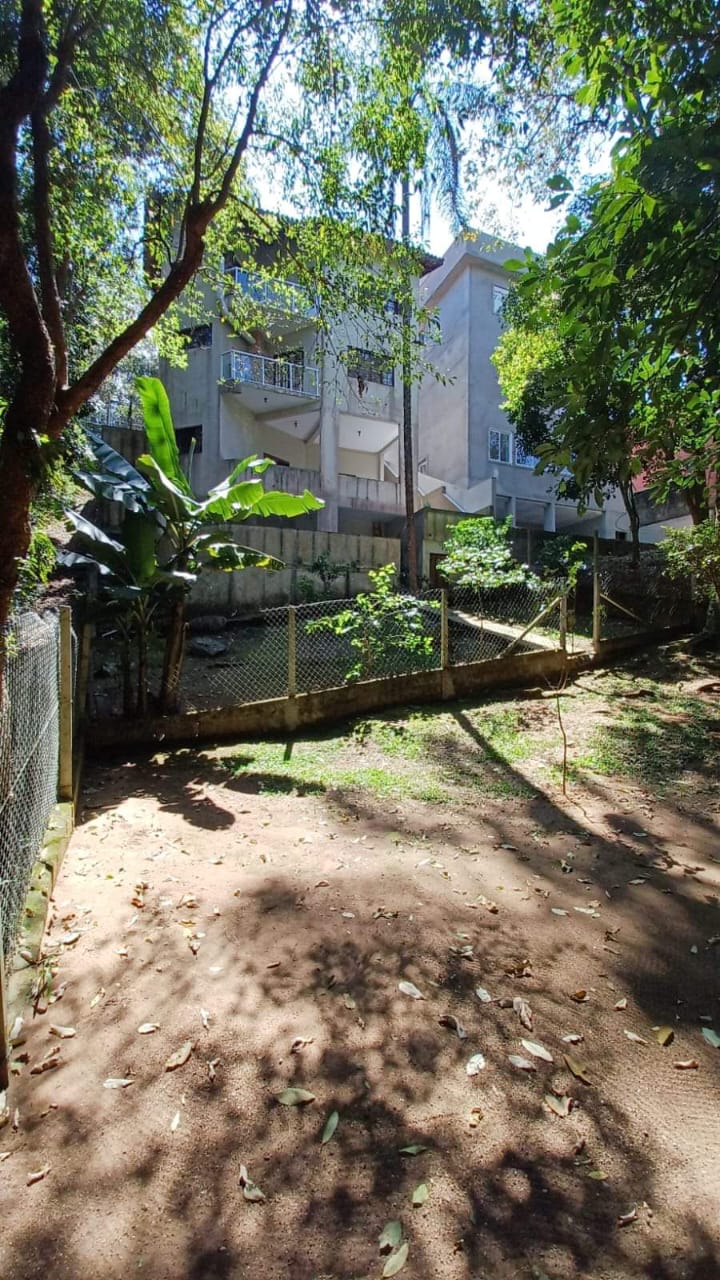 CASA EM CONDOMÍNIO