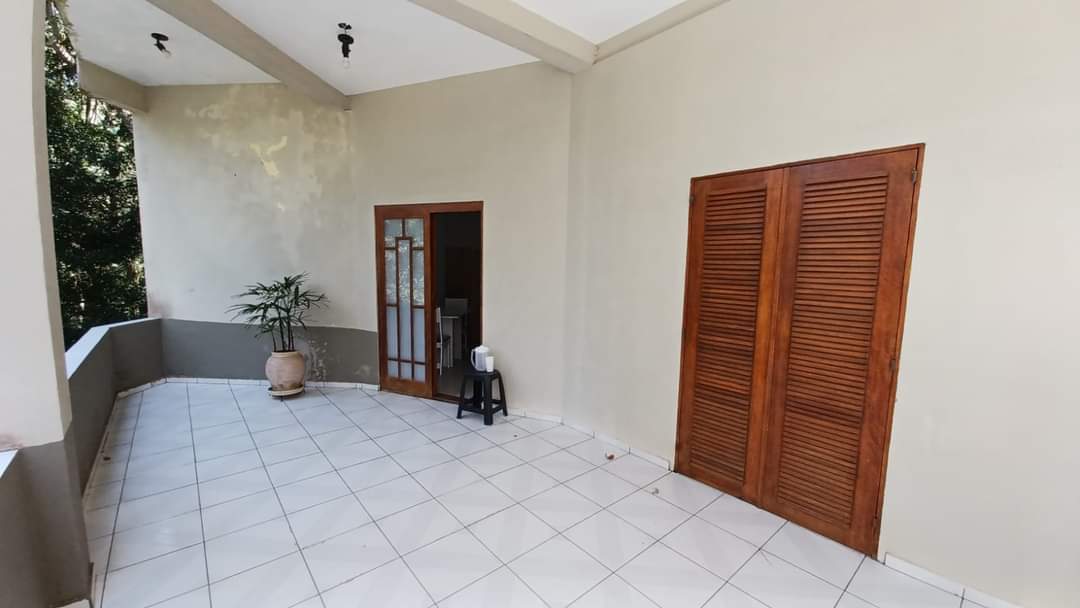 CASA EM CONDOMÍNIO