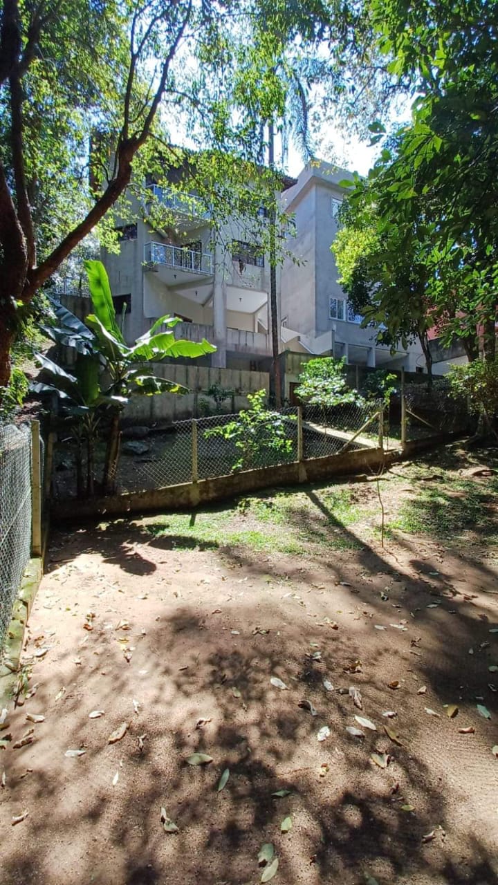 CASA EM CONDOMÍNIO