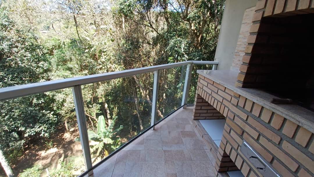 CASA EM CONDOMÍNIO