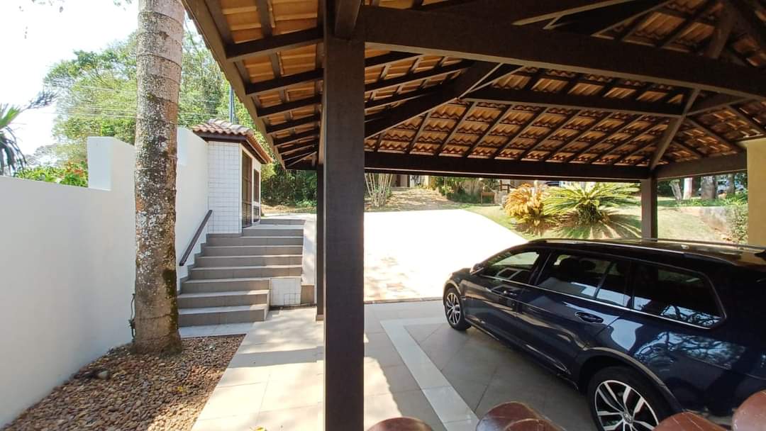 CASA EM CONDOMÍNIO
