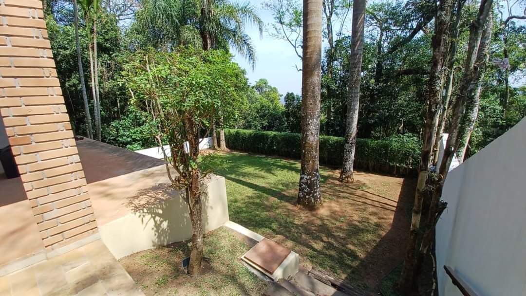 CASA EM CONDOMÍNIO