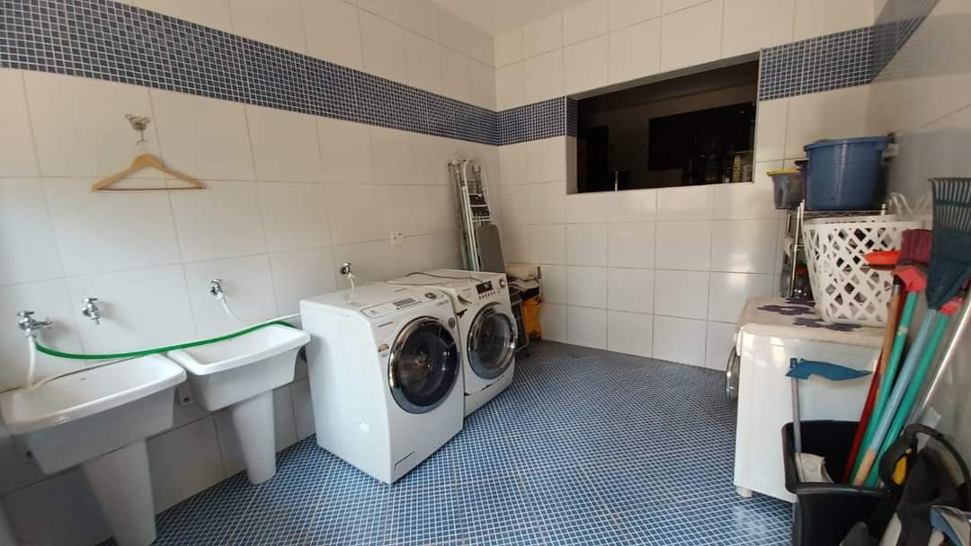 CASA EM CONDOMÍNIO