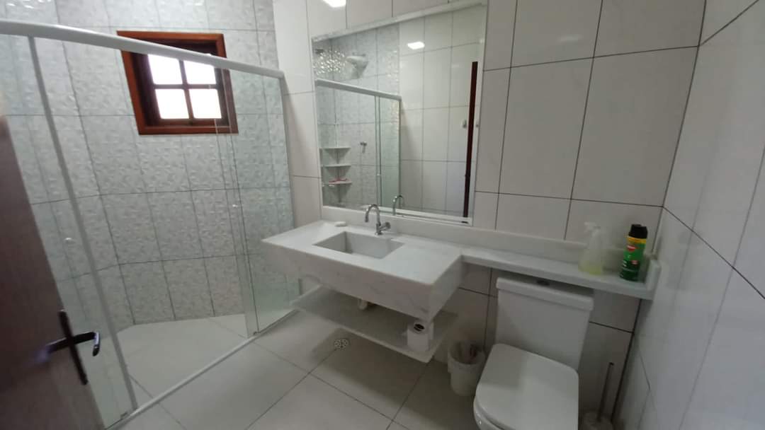 CASA EM CONDOMÍNIO