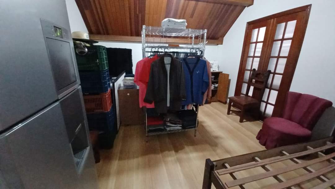 CASA EM CONDOMÍNIO