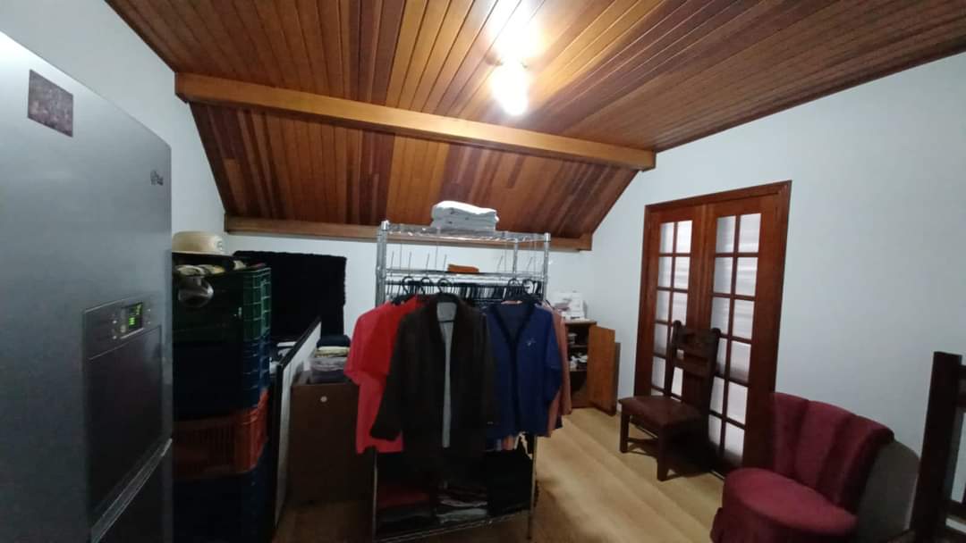 CASA EM CONDOMÍNIO