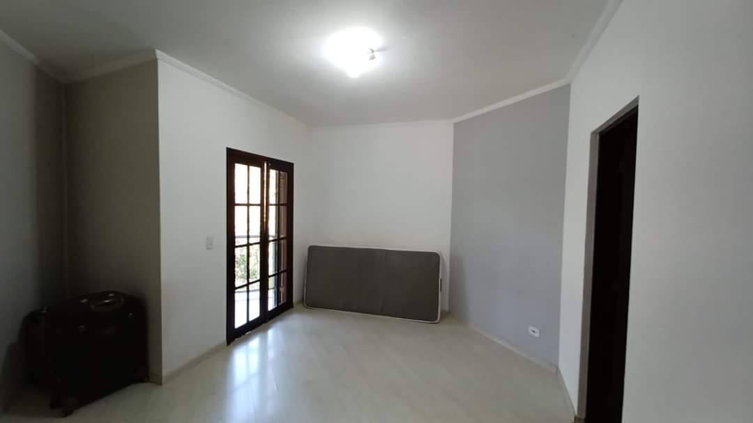 CASA EM CONDOMÍNIO