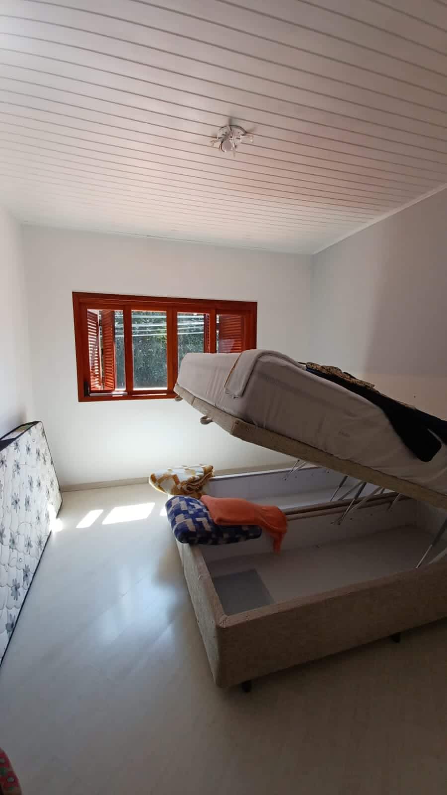 CASA EM CONDOMÍNIO