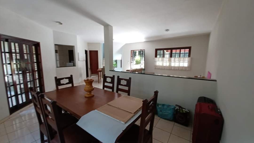 CASA EM CONDOMÍNIO