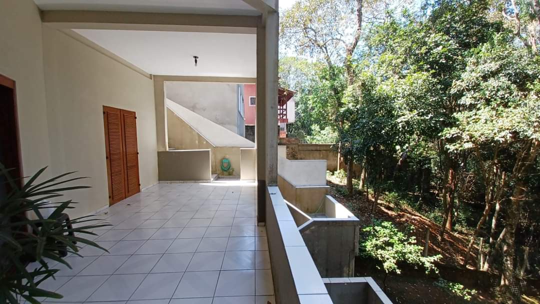 CASA EM CONDOMÍNIO